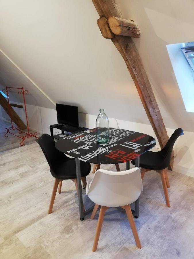 Au Cochon Qui Rit Apartman Flines-Les-Mortagne Kültér fotó